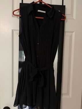 Abercrombie & Fitch Black Sleeveless Pleated Shirt Dress with Tie Waist